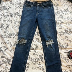 Levi’s 721 High Rise Skinny Jean
